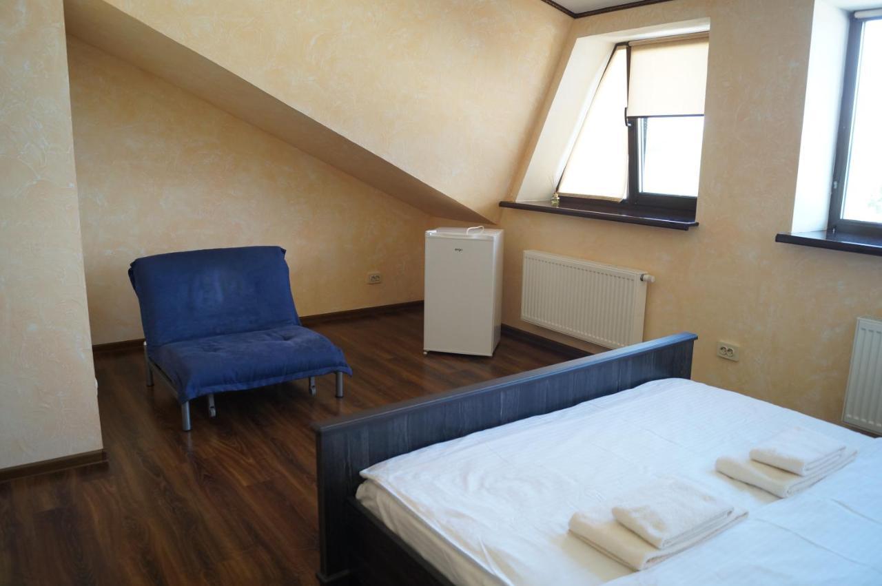 Rosinka Motel Ukrainka Екстериор снимка
