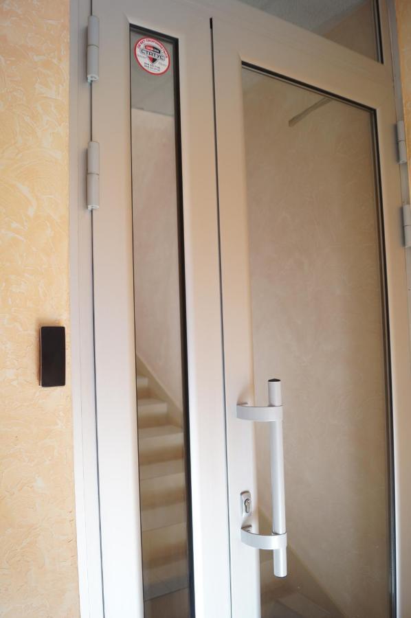 Rosinka Motel Ukrainka Екстериор снимка