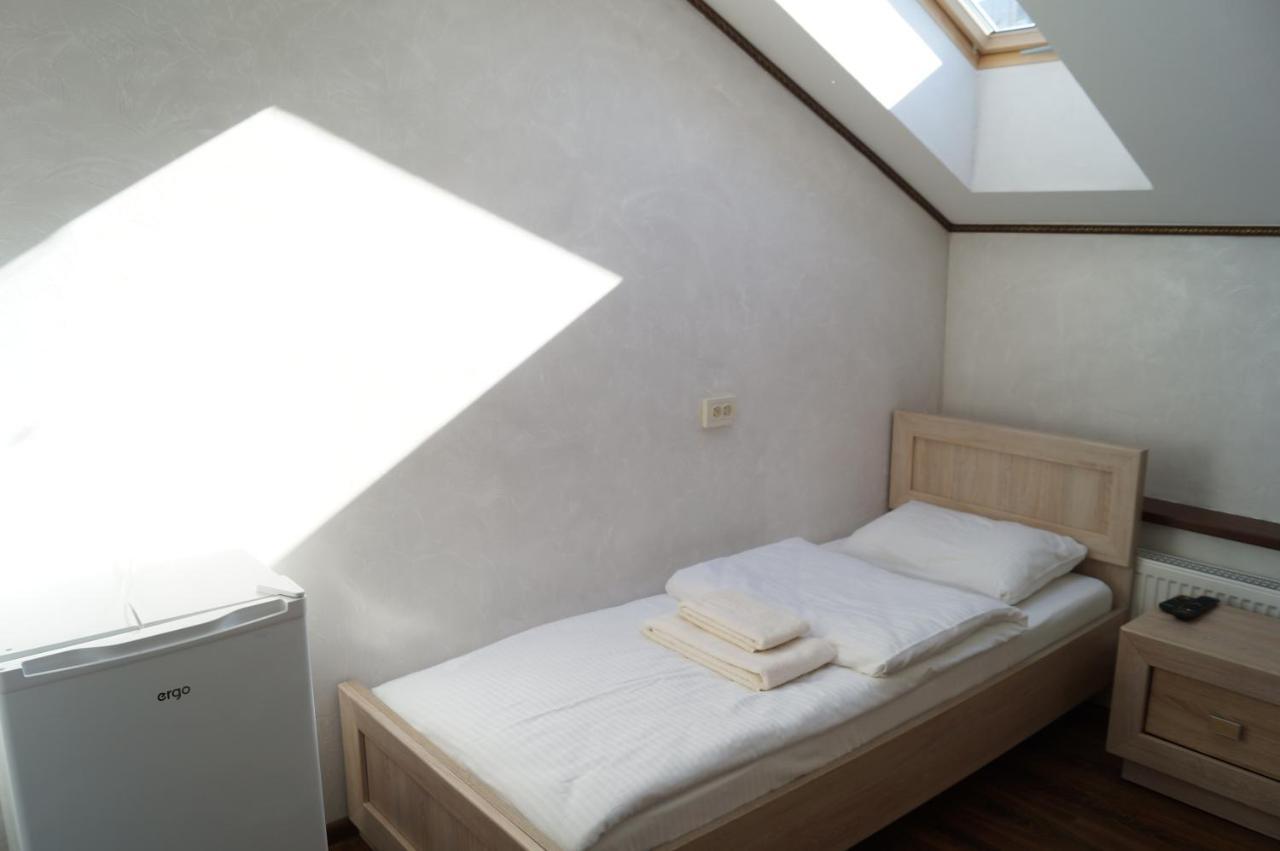 Rosinka Motel Ukrainka Екстериор снимка
