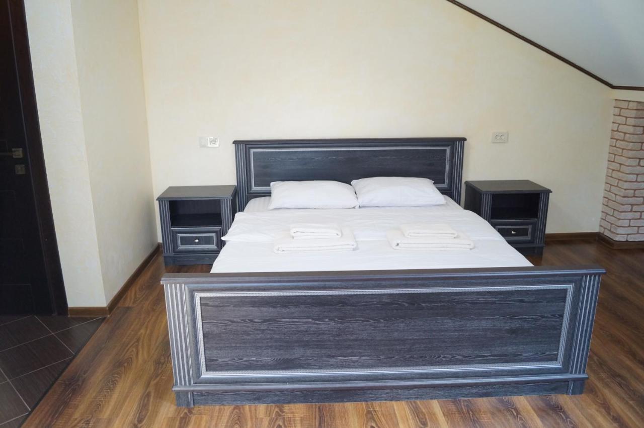 Rosinka Motel Ukrainka Екстериор снимка